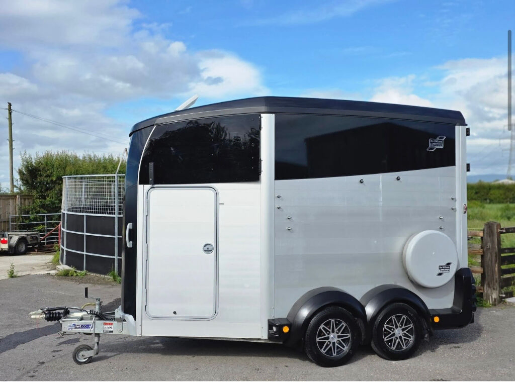 IFOR WILLIAMS HBX511 (2025)
